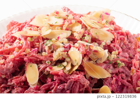 ビーツとキャベツとキヌアのコールスローサラダ 122319836