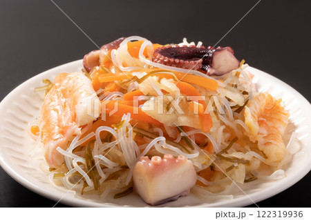 タコと海老の柚子コショウ春雨サラダ タコと海老の柚子コショウ春雨サラダ 122319936