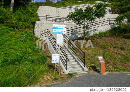 部埼灯台、僧清虚火焚場跡への入口 122322095