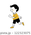 元気に走る男の子 122323075