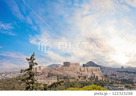 Sunny view of ancient ruin in Athens, Greece 122323288
