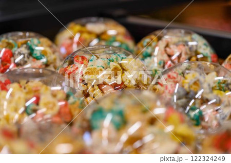 店内風景(カラフルポップコーン)「山都通潤橋ICのすぐ目の前にある道の駅 通潤橋」上益城郡山都町 122324249