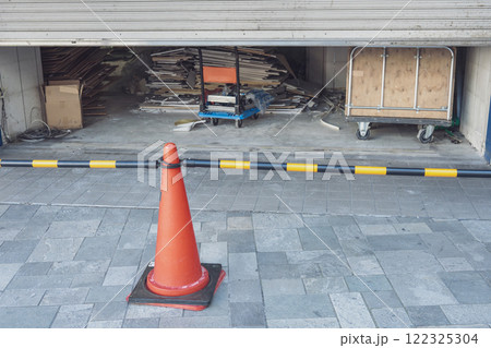 店舗改装に伴う内装解体工事 122325304