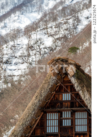 富山県 五箇山菅沼合掌造り集落 冬 富山県 五箇山菅沼合掌造り集落 冬 122325674