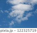 青空と雲　空　背景素材 122325719