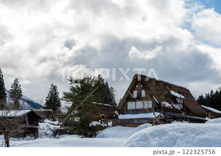 相倉合掌造り集落【富山県】 冬 相倉合掌造り集落【富山県】 冬 122325756