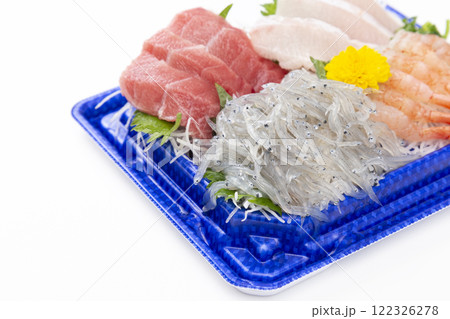 刺身の盛り合わせ 122326278