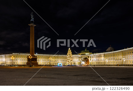 New Year's Petersburg. Christmas tree on Palace Square against the backdrop of the Winter Palace Hermitage in St. Petersburg on a winter night. 122326490