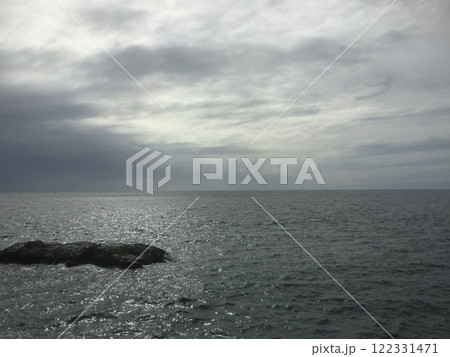 鎌倉＆江ノ島散策　2023年版　岩屋橋から見る海の眺望 122331471