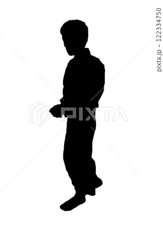 着物を着て歩く和服男性シルエット 122334750