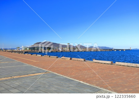 【香川県】快晴の高松港（サンライズテラス） 122335660
