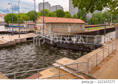 Embankment of the Spree River in the historical part of Berlin on a sunny day. Germany. 122337277