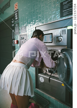 Experience a modern laundry scene that epitomizes an elegant and fashionable style 122337334