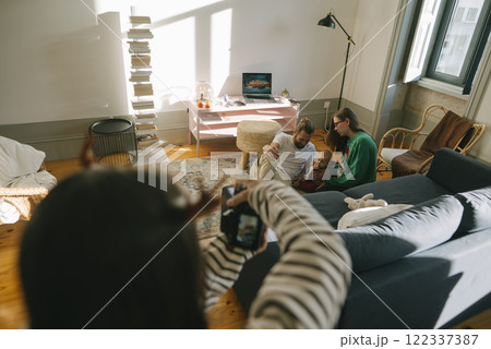 Cozy Indoor Family Moments Beautifully Captured in Soft, Natural Light and Lovefilled Settings 122337387