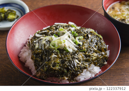 美味しいめかぶ丼 美味しいめかぶ丼 122337912