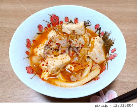 家庭料理 ピリッと辛い白菜キムチのうどん 家庭料理 ピリッと辛い白菜キムチのうどん 122339804