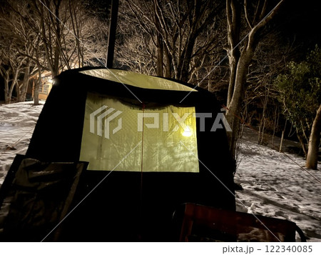 雪景色とテントサウナ 122340085