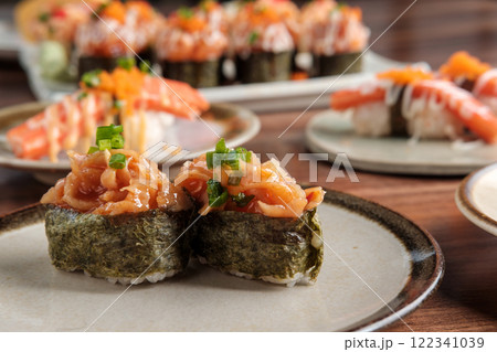Chopped jellyfish Gunkan Maki with Sushi Set Including Nigiri and Maki 122341039