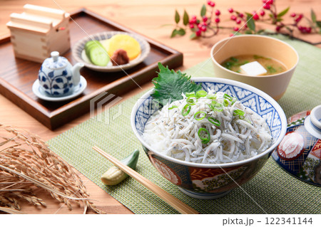 釜揚げしらす丼 122341144