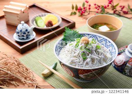 釜揚げしらす丼 釜揚げしらす丼 122341146