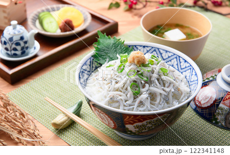 釜揚げしらす丼 122341148