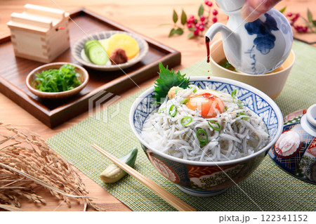 釜揚げしらす丼 122341152