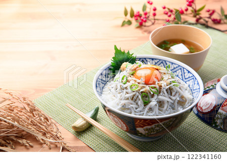 釜揚げしらす丼 122341160
