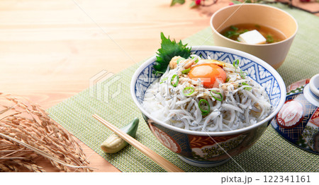 釜揚げしらす丼 122341161