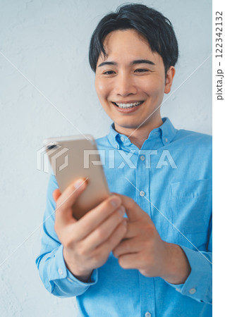 スマホいじり 122342132