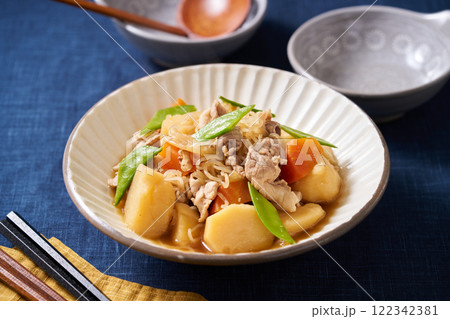 基本の肉じゃが　豚肉使用 122342381