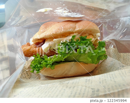 サクサクのチキンサンド 122345994