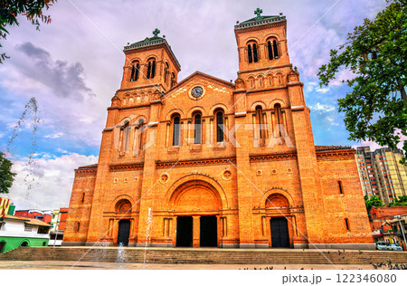 Metropolitan Cathedral Basilica of the Immaculate Conception at Bolivar Park in Medellin, Colombia Metropolitan Cathedral Basilica of the Immaculate Conception at Bolivar Park in Medellin, Colombia 122346080