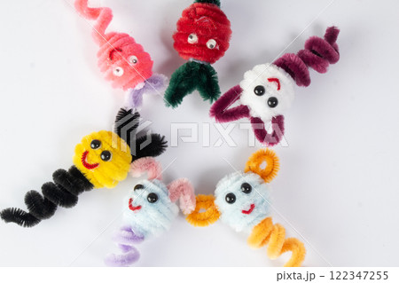 Finger Pipe Cleaners, Colorful Cute Rabbit Circle Shape with Top View, DIY Toys Finger Pipe Cleaners, Colorful Cute Rabbit Circle Shape with Top View, DIY Toys 122347255