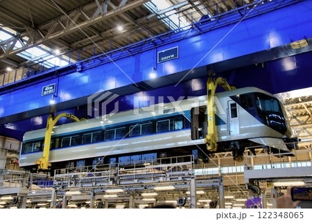 特急リバティが空を舞う… 鉄道車両整備工場の『天井クレーン』と『500系』 特急リバティが空を舞う… 鉄道車両整備工場の『天井クレーン』と『500系』 122348065