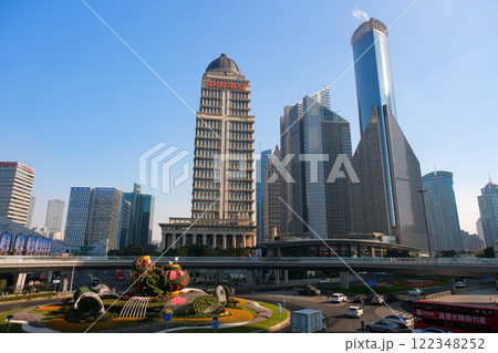 中国 上海市、浦東新区 陸家嘴の超高層ビル群 中国 上海市、浦東新区 陸家嘴の超高層ビル群 122348252