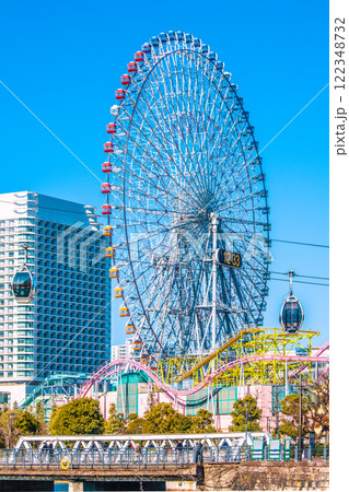 日本の横浜都市景観　大観覧車や汽車道などを望む＝令和7年1月22日 122348732