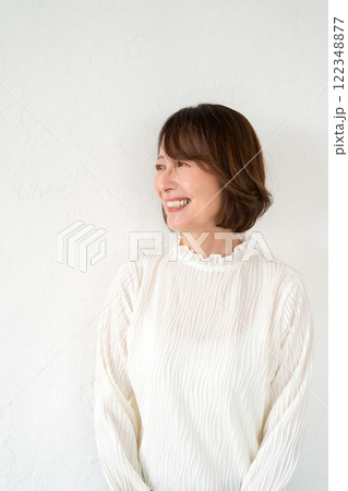 若々しい60代女性 若々しい60代女性 122348877