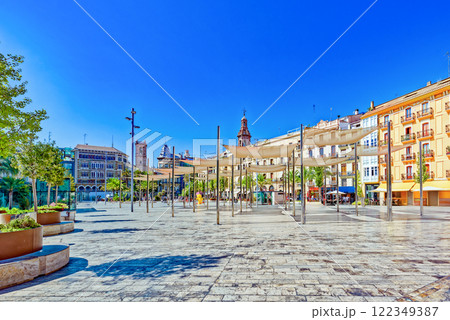 Queen's Square and Valencia Cathedral. Queen's Square and Valencia Cathedral. 122349387