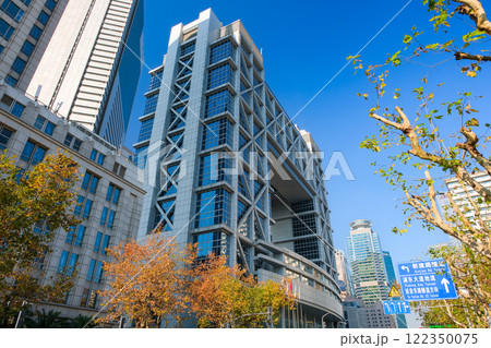 中国 上海市、上海証券取引所 122350075