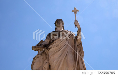 Statue of Maria Louisa of Spain, Duchess of Lucca in Lucca, Italy 122350705