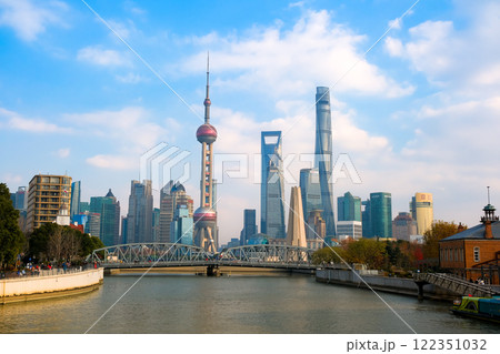 中国 上海市、浦東新区の超高層ビル群 中国 上海市、浦東新区の超高層ビル群 122351032