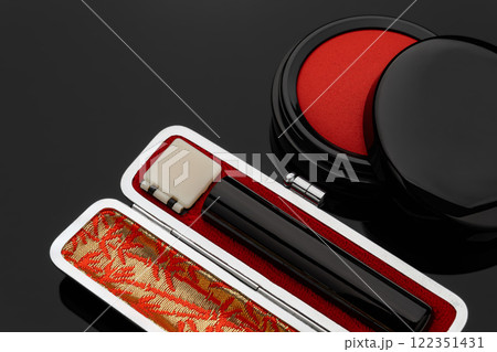 印鑑と朱肉 印鑑と朱肉 122351431