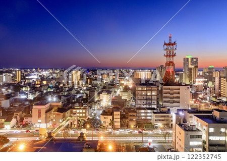 豊橋市、豊橋市役所展望ロビーから眺める夕景 豊橋市、豊橋市役所展望ロビーから眺める夕景 122352745