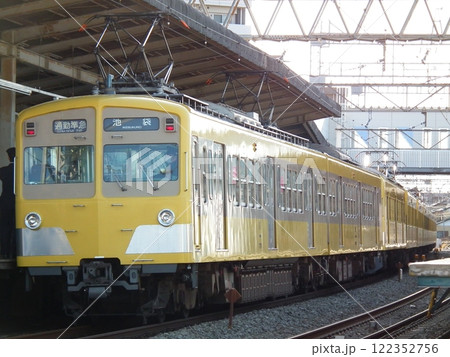 西所沢に停車する『通勤準急 池袋行き』の271F 122352756