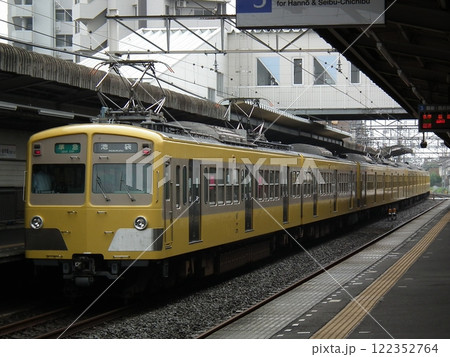 西所沢を発車する西武新101系 271F 122352764