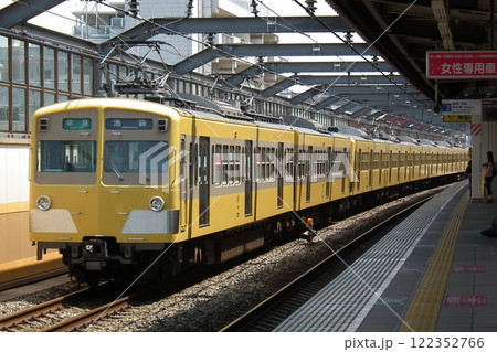 中村橋の通過線を行く西武新101系 271F 122352766