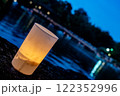 水面に咲く花 122352996