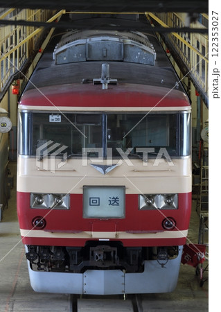 OM入場中の185系 あまぎ色 122353027