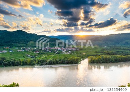 Panorama of Wachau valley with Danube river near Duernstein village in Lower Austria. Traditional wine and tourism region, Danube cruises. 122354409