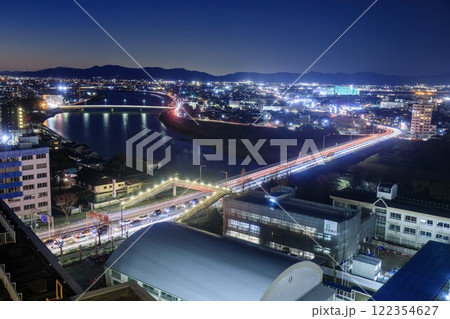 豊橋市、豊橋市役所からの夜景（豊川、吉田大橋方面） 122354627